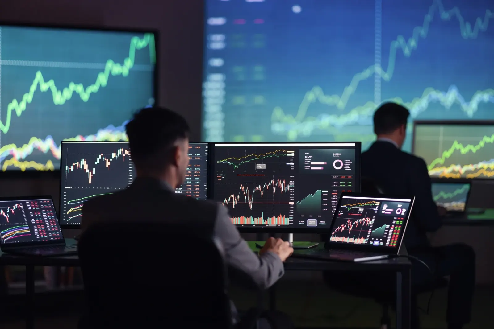 Human-Assisted Trading: How Grid Intelligence Surfaces the Signal Before You Pull the Trigger